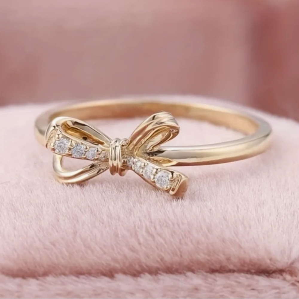 Adorable Women's Bow ring with zirconias Gold plated over titanium NWT Mult sz